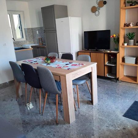 Ema Apartment Brela Bagian luar foto