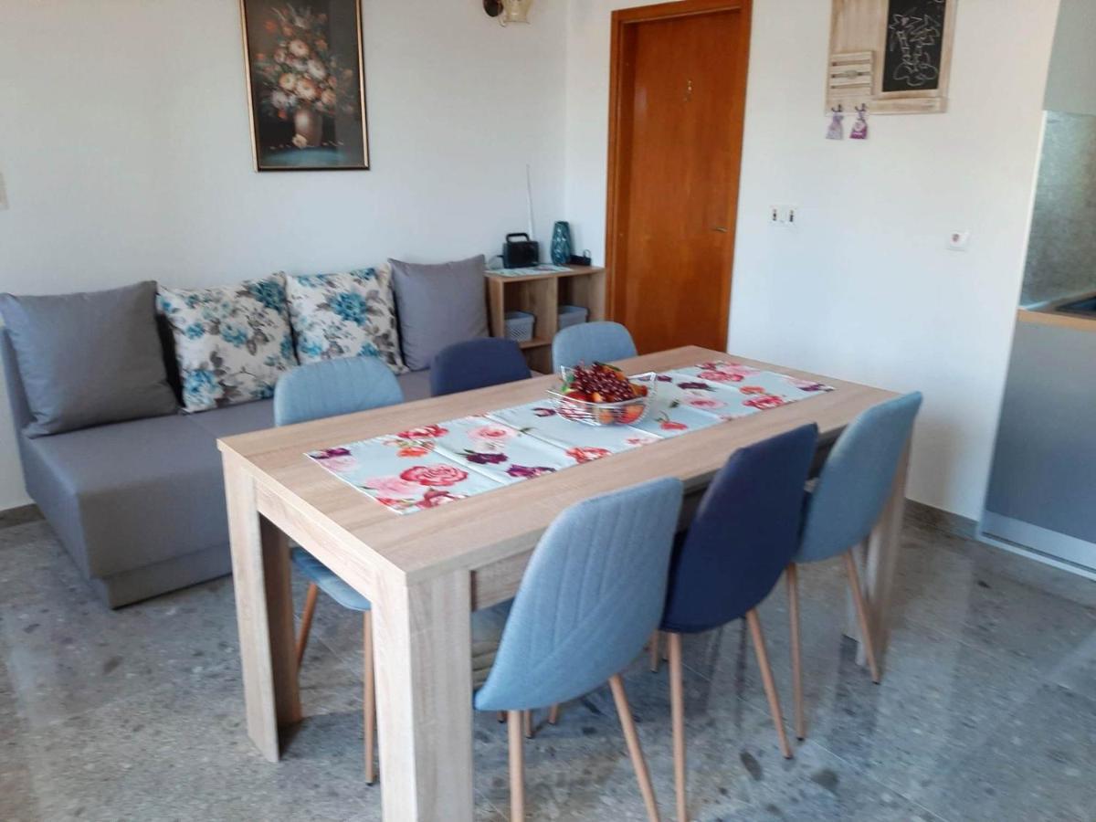 Ema Apartment Brela Bagian luar foto